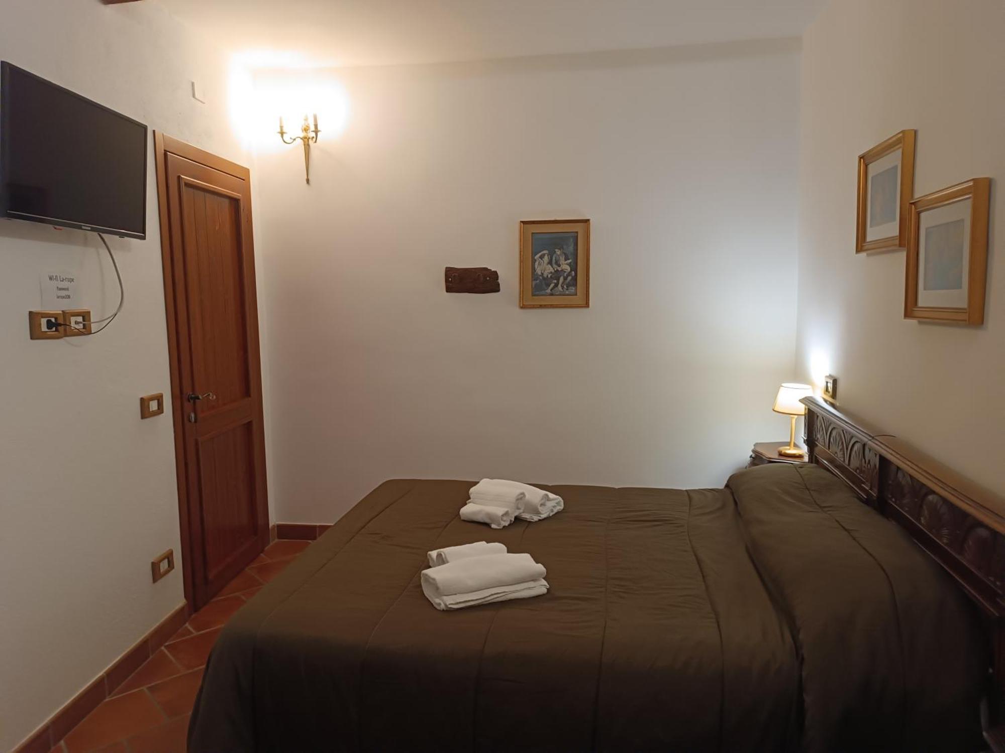 La Rupe Bed And Breakfast Norma Pokoj fotografie