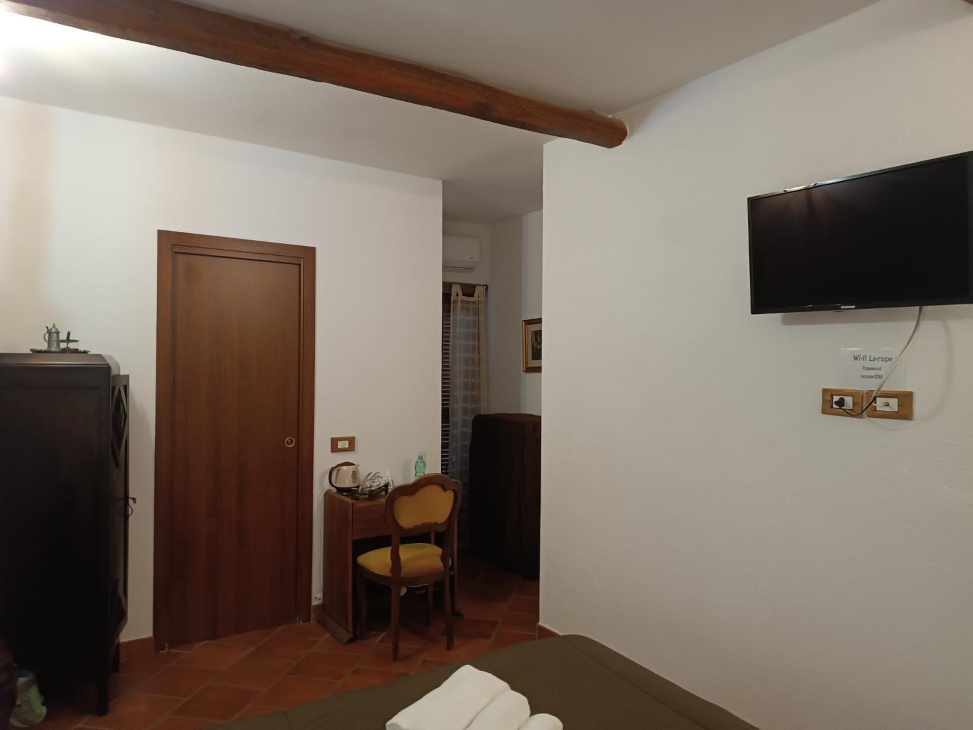 La Rupe Bed And Breakfast Norma Pokoj fotografie