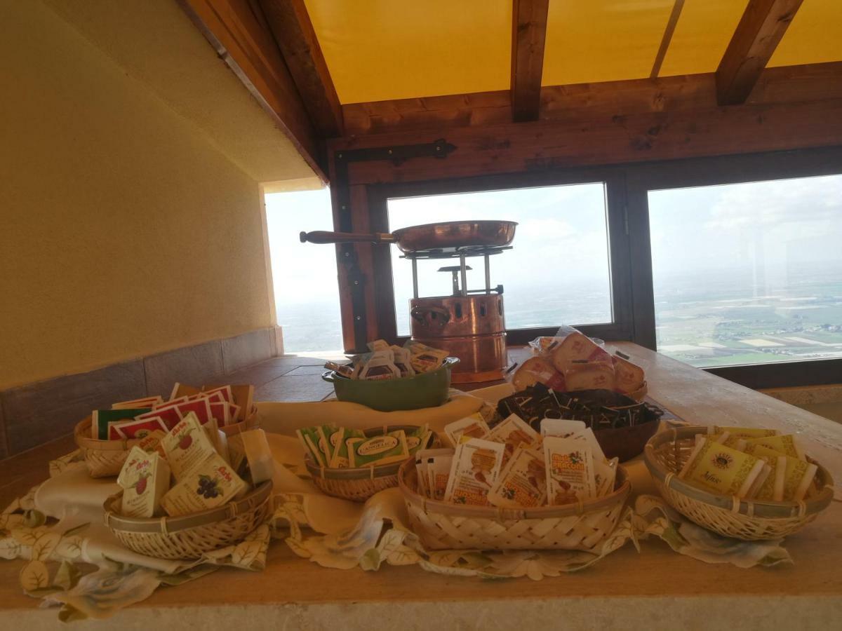 La Rupe Bed And Breakfast Norma Exteriér fotografie